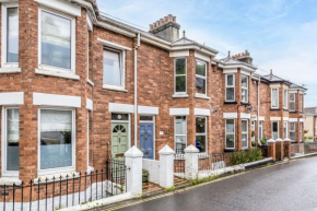 Kessel House - Outstanding family home, close to town centre